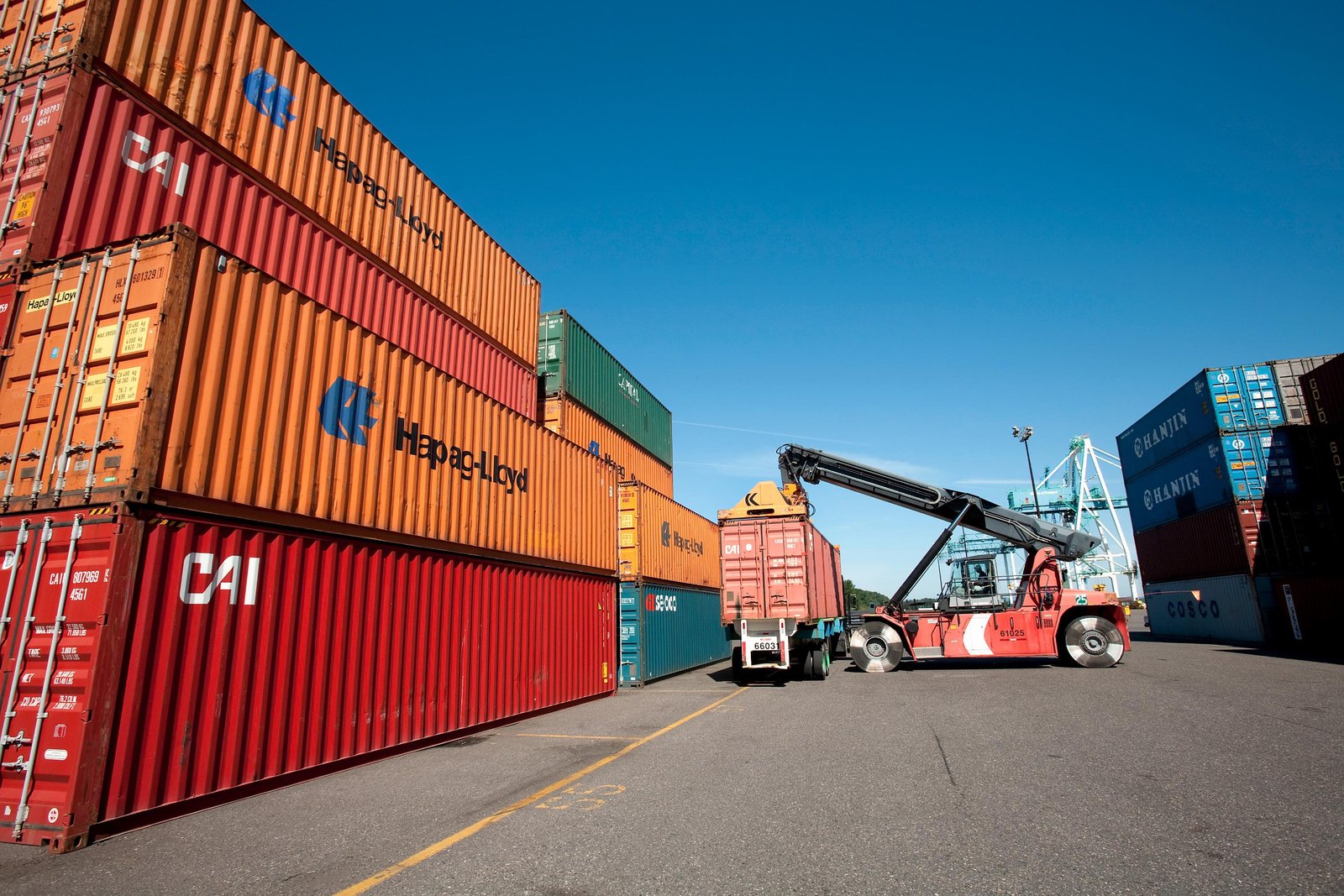 International shipping port